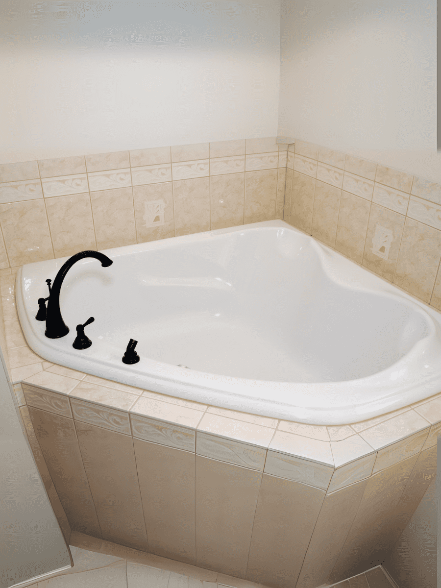 Bathtub Refinishing - Image 2
